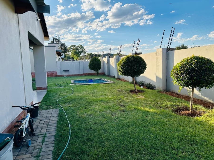To Let 3 Bedroom Property for Rent in Waterkloof A H North West